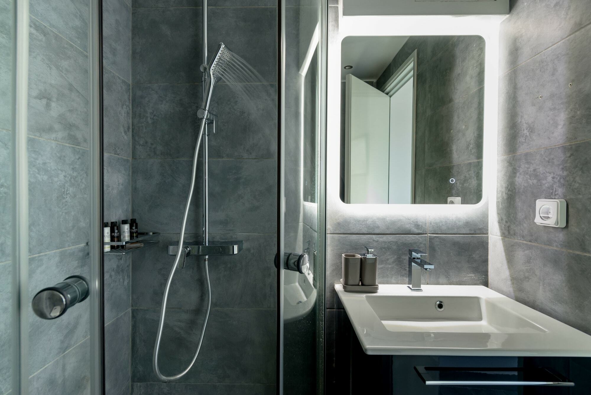 Fos Residential Apartments Атина Екстериор снимка